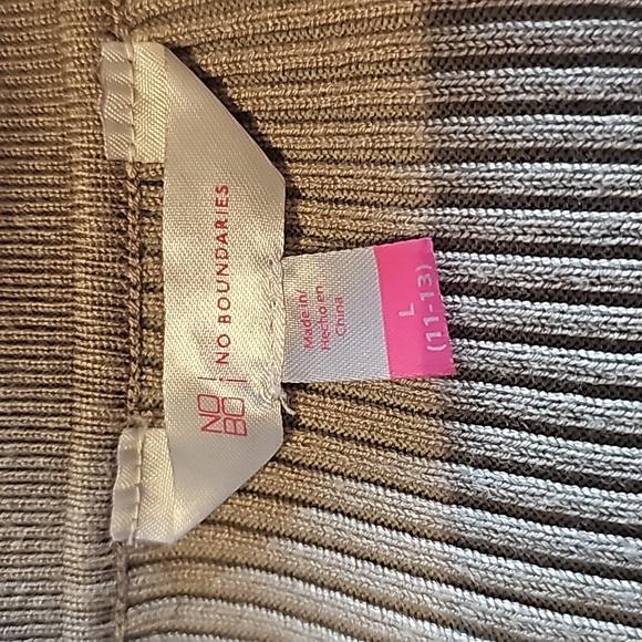 No Boundaries Sweater Size L (11/13) Crate A - Picture 5 of 7
